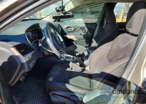 2017 Jeep Cherokee Latitude from USA, damaged, VIN 1C4PJMCS6HW646510